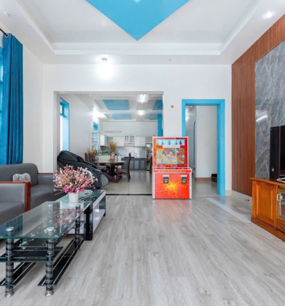 Amy Villa 18 Kim Ngân Đi Bộ Ra Biển