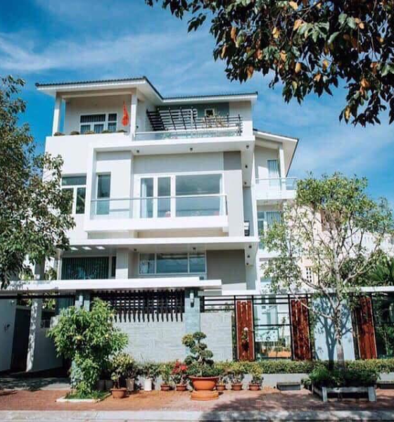 10 Nguyễn Hữu Tiến