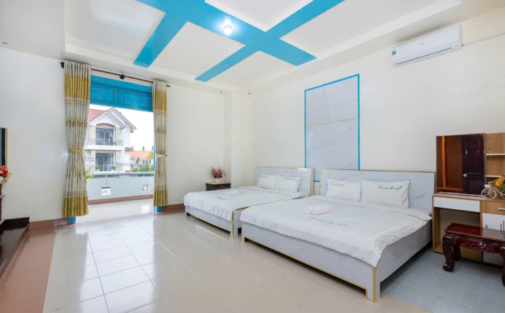 Amy Villa 18 Kim Ngân Đi Bộ Ra Biển