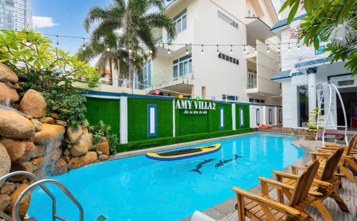 Amy Villa 18 Kim Ngân Đi Bộ Ra Biển