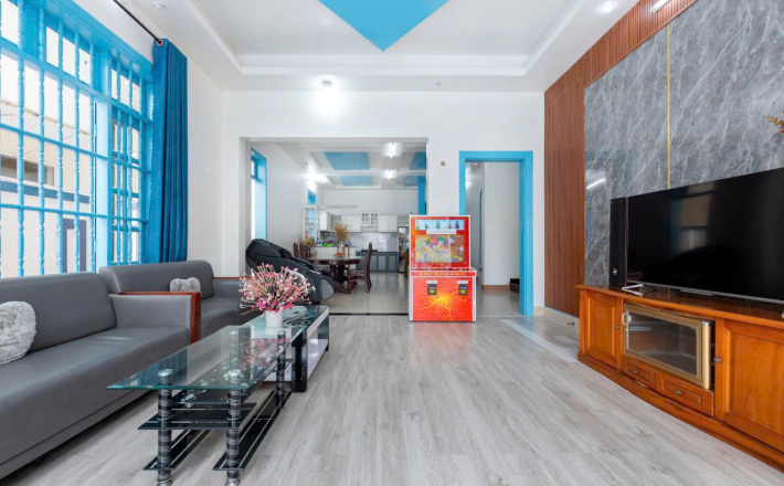 Amy Villa 18 Kim Ngân Đi Bộ Ra Biển