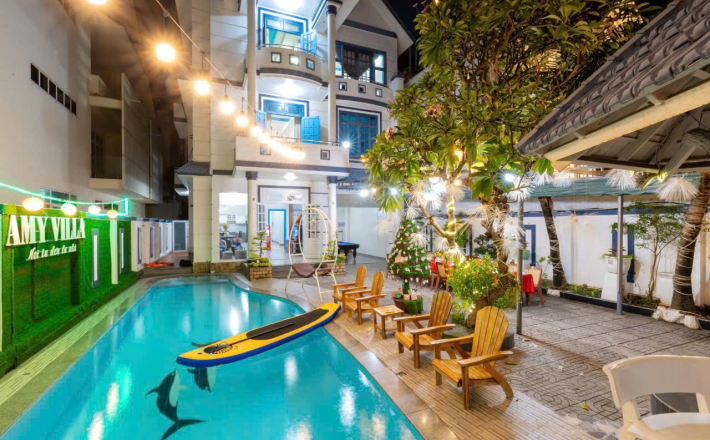 Amy Villa 18 Kim Ngân Đi Bộ Ra Biển