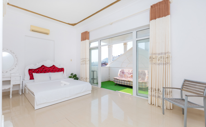 Số 5 Lạc Long Quân
