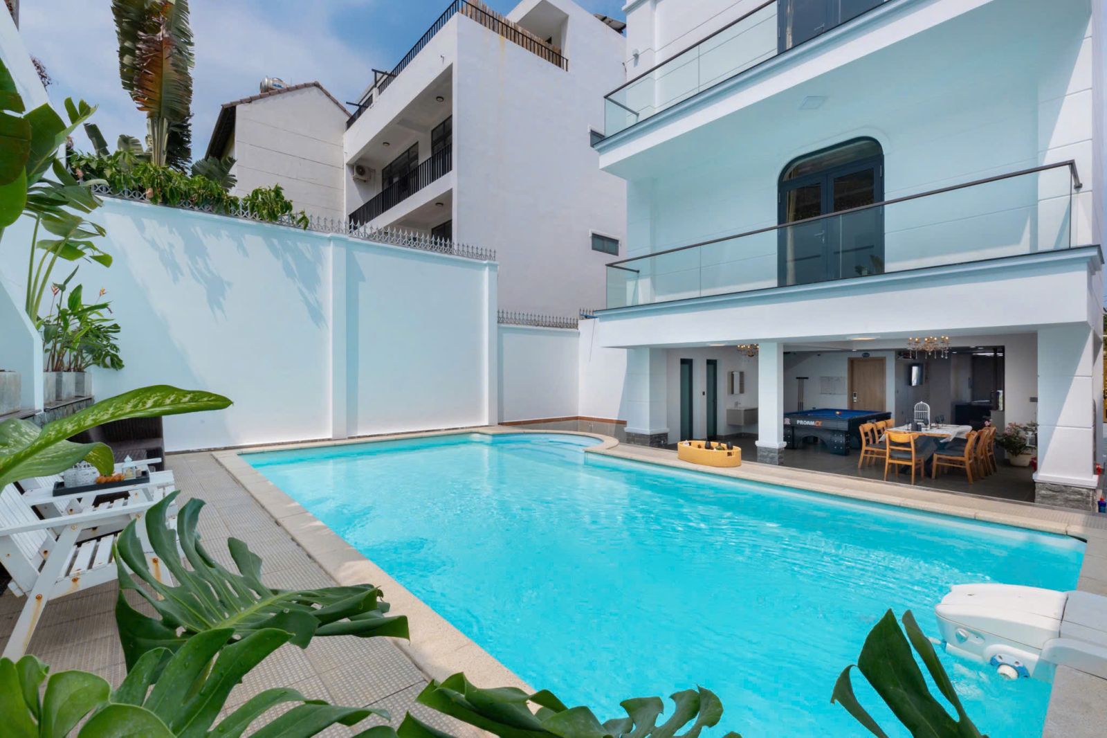 Villa 298/6 Phan Chu Trinh Đi Bộ Ra Biển hồ bơi to